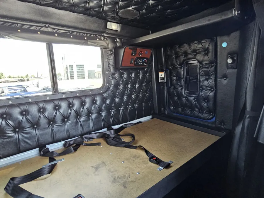 2019 Western Star 4900FA | Photo 12 of 34