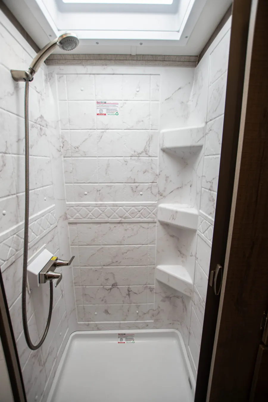 2022 Entegra Qwest 24N | Photo 16 of 22