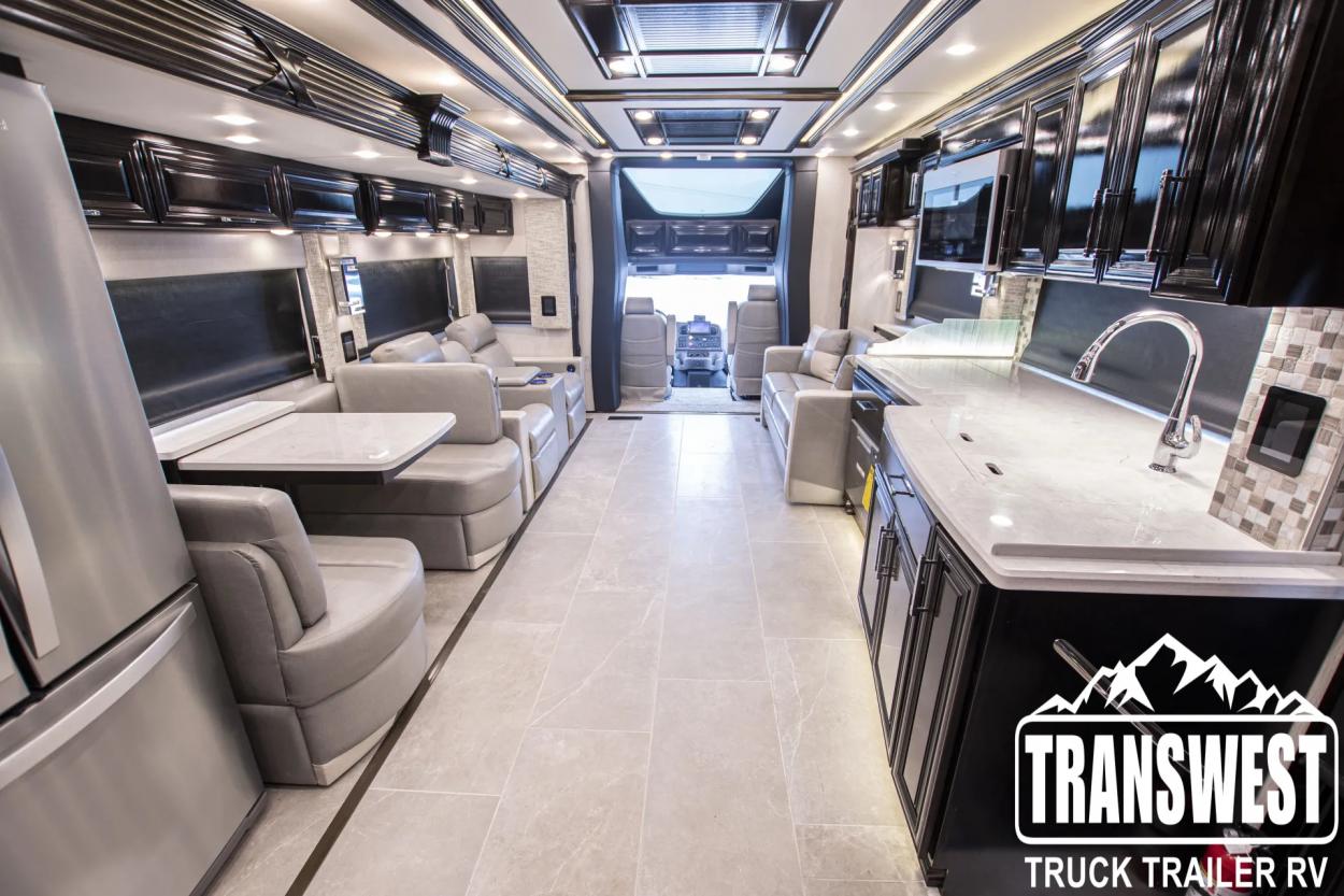 2023 Newmar Supreme Aire 4575 | Photo 11 of 40