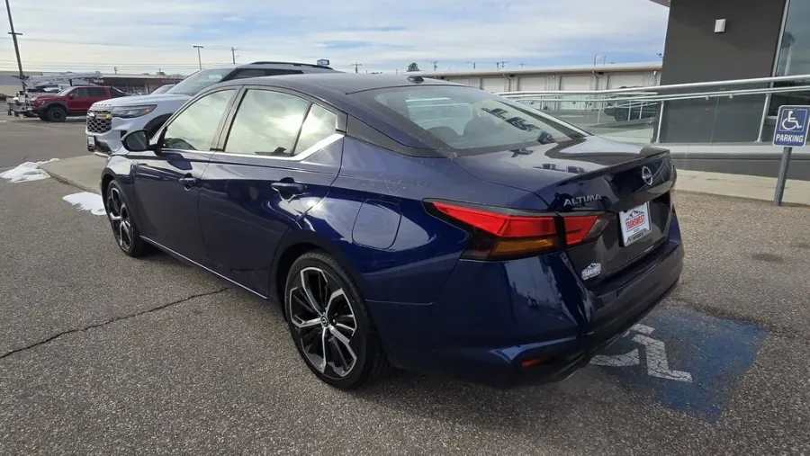 2024 Nissan Altima | Photo 6 of 26