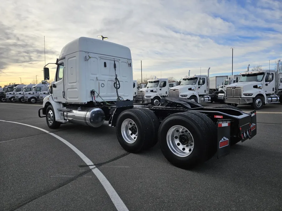 2025 Western Star 47X | Photo 7 of 22