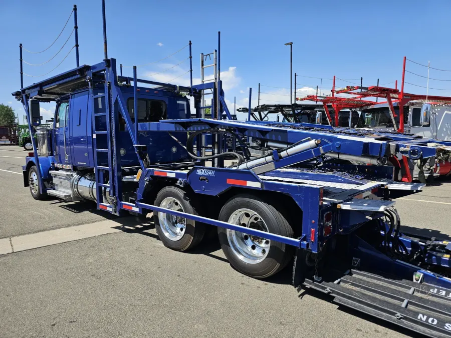 2019 Western Star 4900FA | Photo 3 of 19