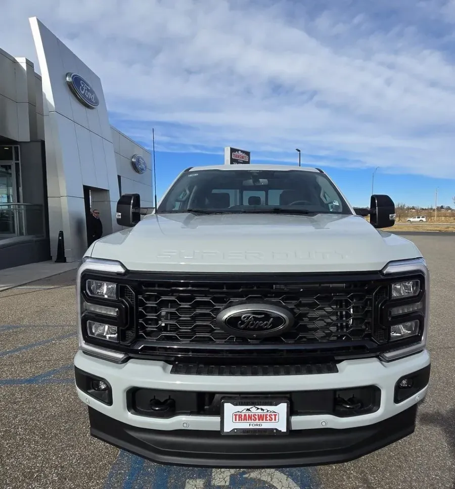 2026 Ford Super Duty F-250 | Photo 2 of 44