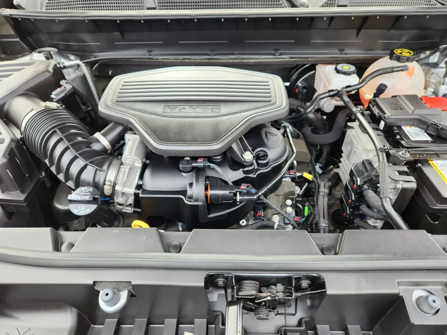 2023 GMC Acadia AT4 | Photo 15 of 27