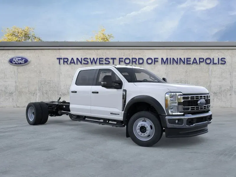 2026 Ford Super Duty F-550 | Photo 7 of 22