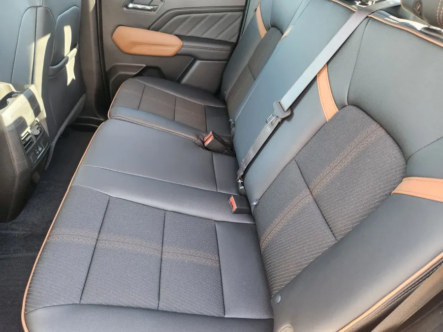 2026 GMC Canyon 4WD AT4 | Photo 20 of 23