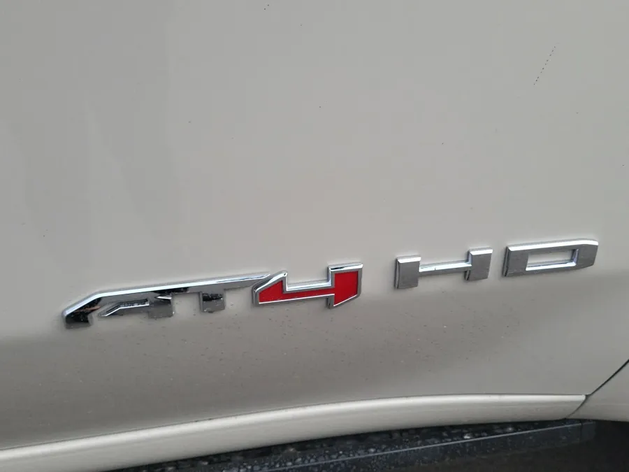 2026 GMC Sierra 2500HD AT4 | Photo 7 of 23