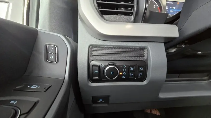 2026 Ford Super Duty F-350 | Photo 12 of 25