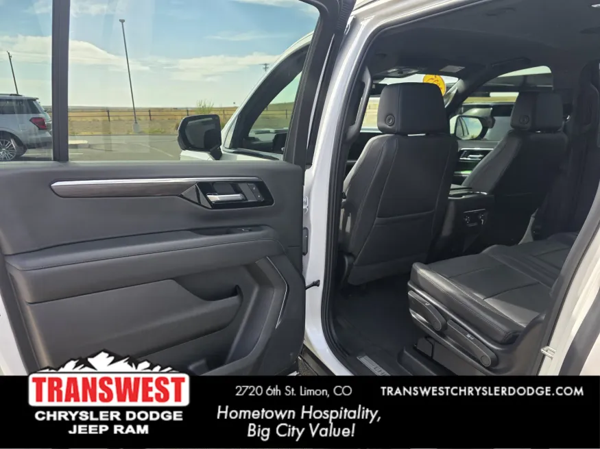 2025 Chevrolet Suburban Z71 | Photo 14 of 32