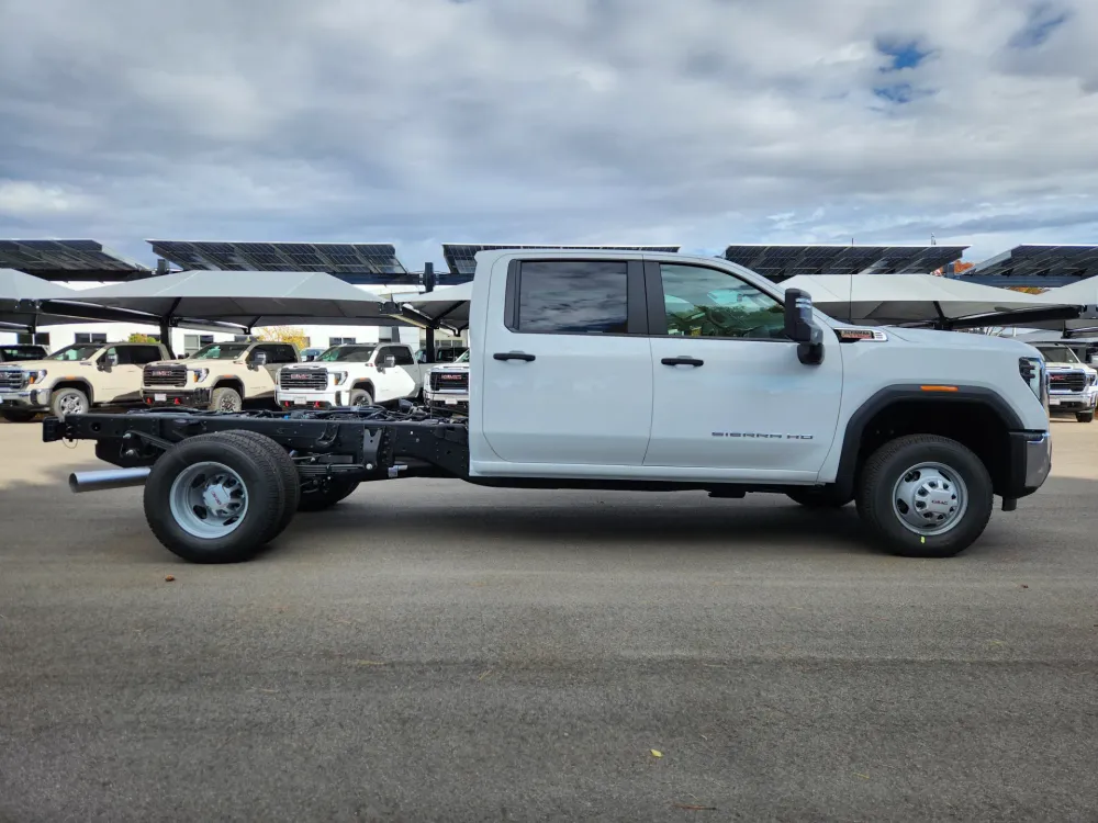 2026 GMC Sierra 3500HD CC Pro