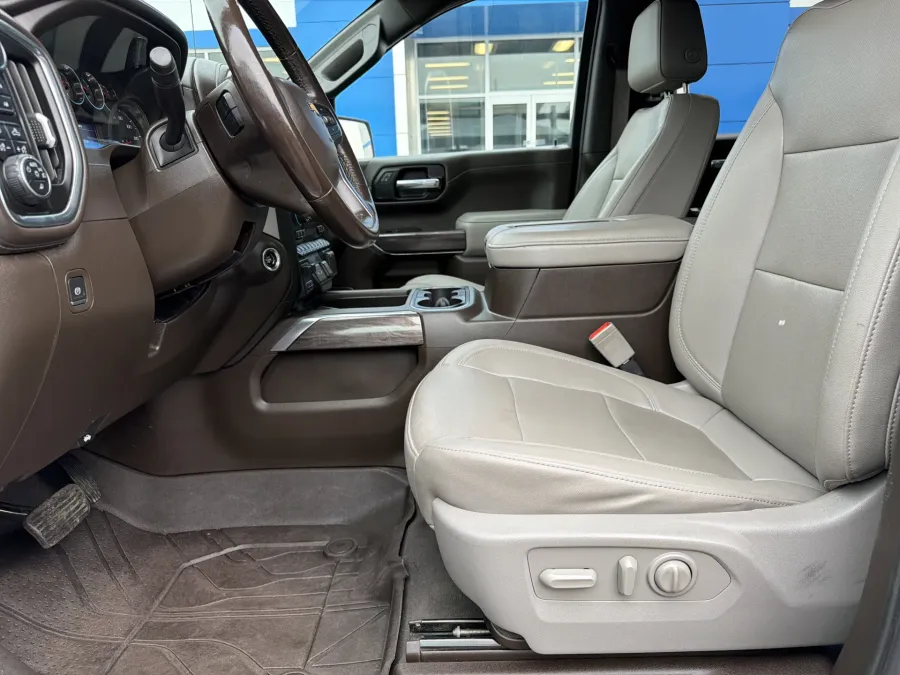 2021 Chevrolet Silverado 1500 LTZ | Photo 13 of 19