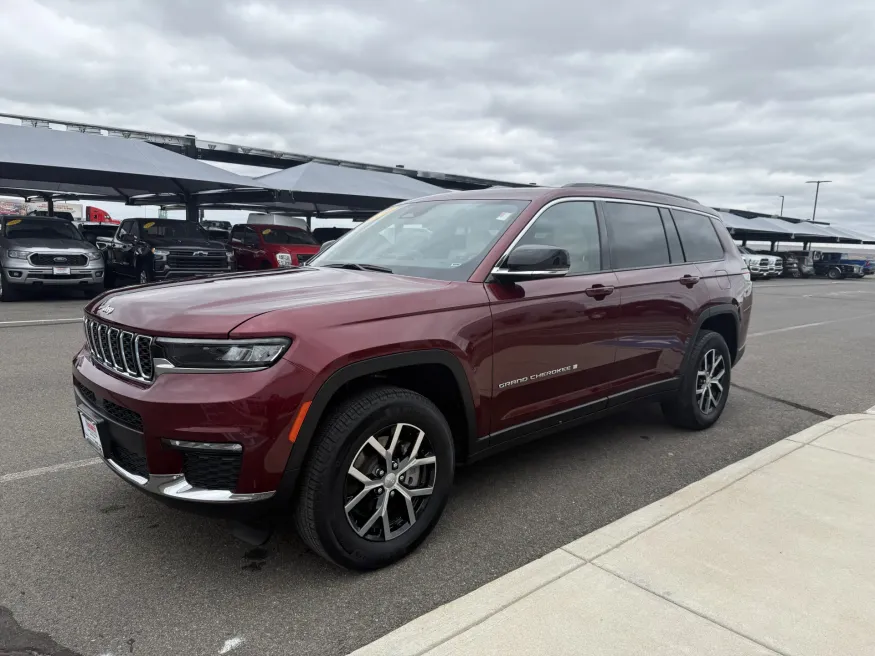 2024 Jeep Grand Cherokee L Limited | Photo 3 of 23
