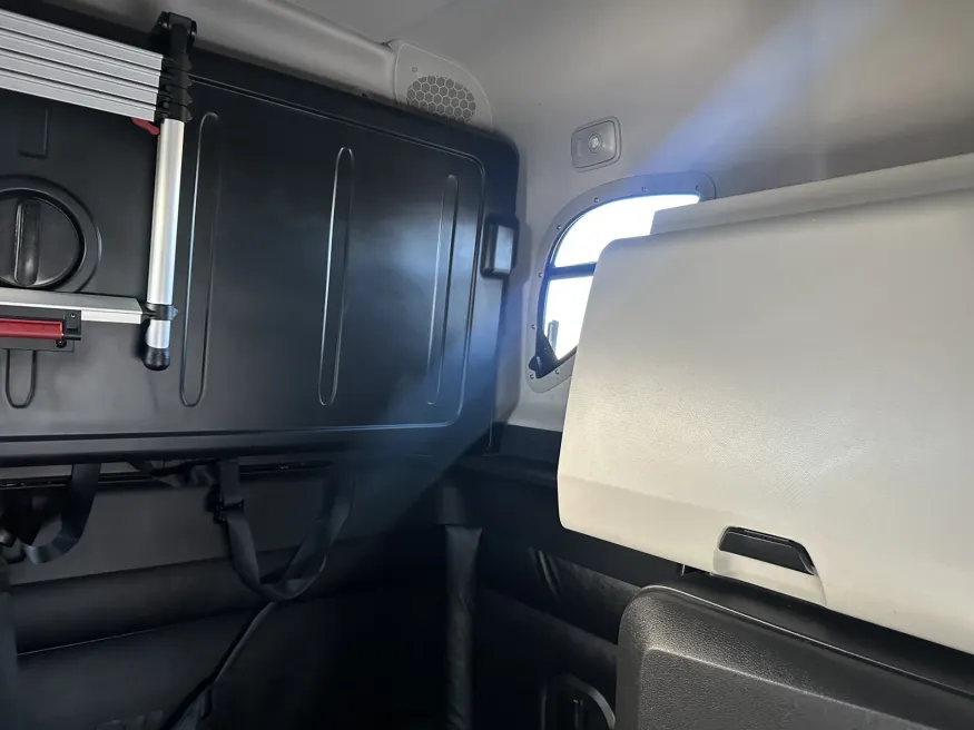 2023 Freightliner Cascadia | Photo 12 of 21