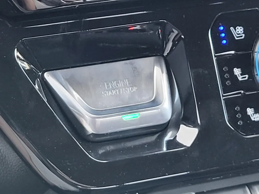 2026 GMC Sierra 1500 AT4 | Photo 18 of 26