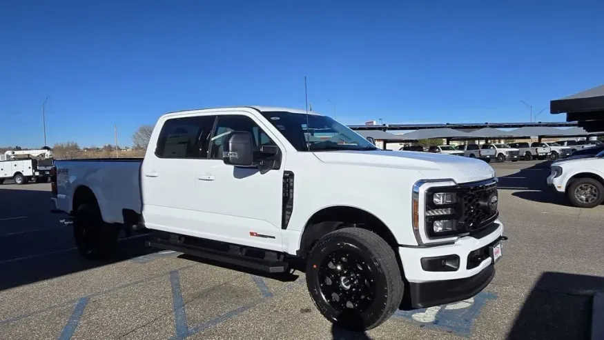 2026 Ford Super Duty F-350 | Photo 3 of 28