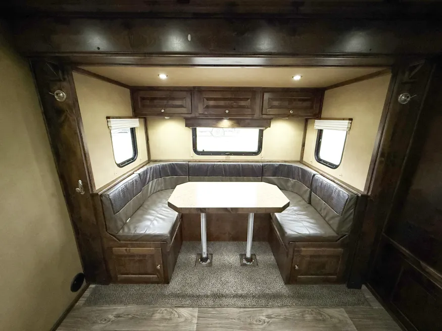 2022 Logan Coach Ultimate Sports Hauler | Photo 9 of 25