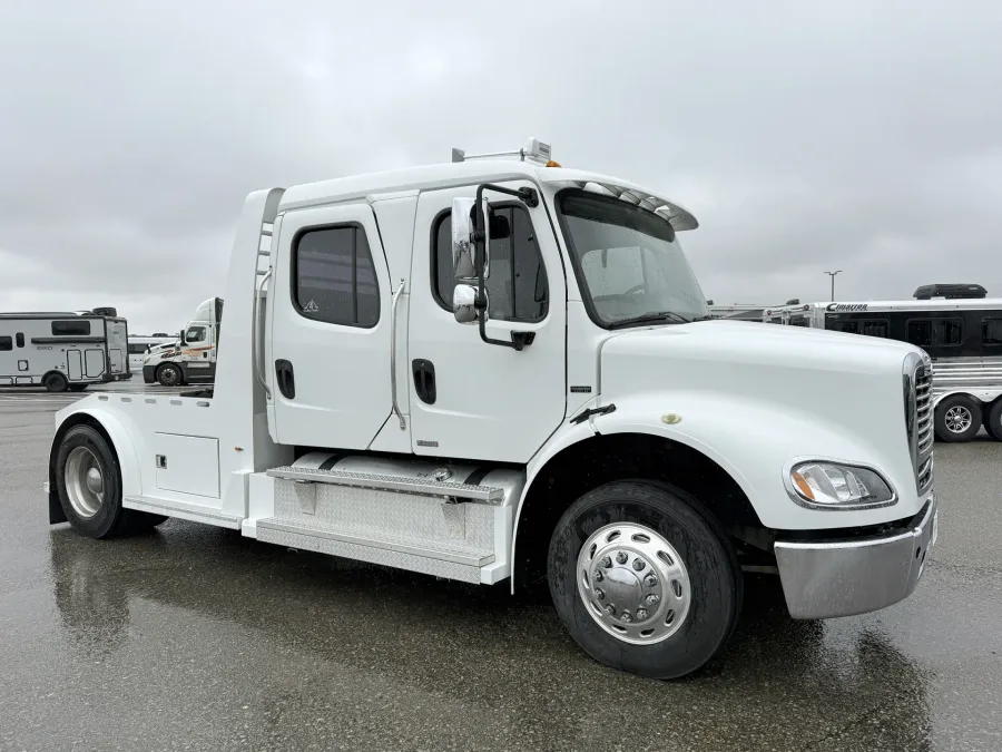 2011 Freightliner M2 112 | Photo 22 of 22
