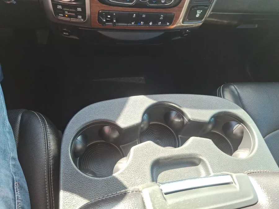 2018 RAM 1500 Laramie | Photo 14 of 16