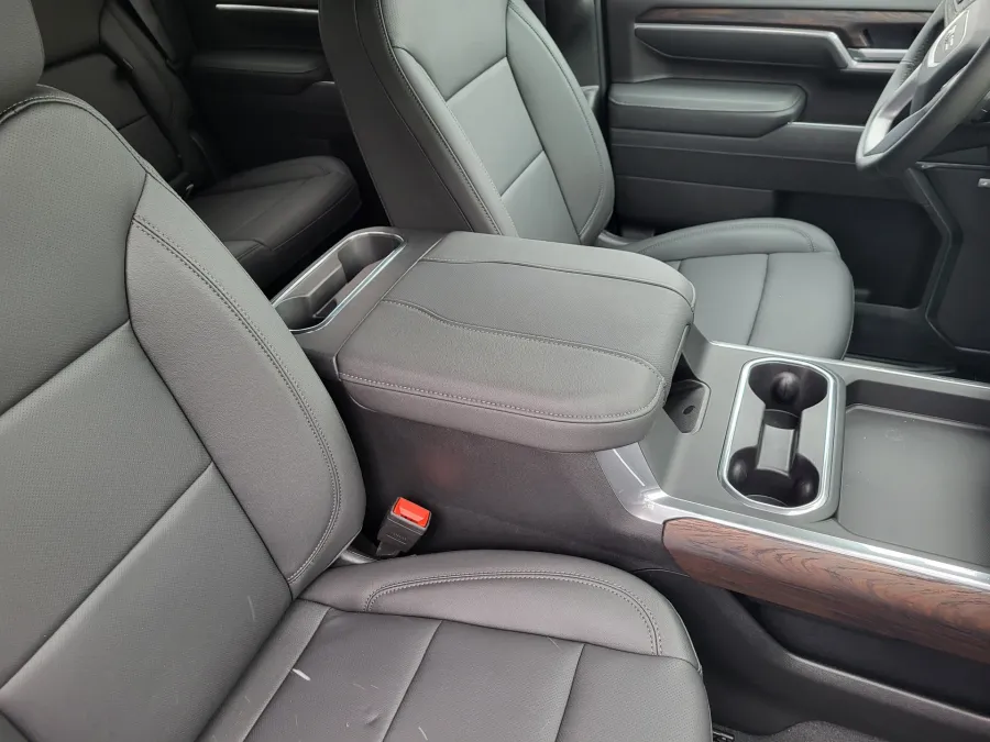 2026 GMC Sierra 2500HD SLT | Photo 12 of 25
