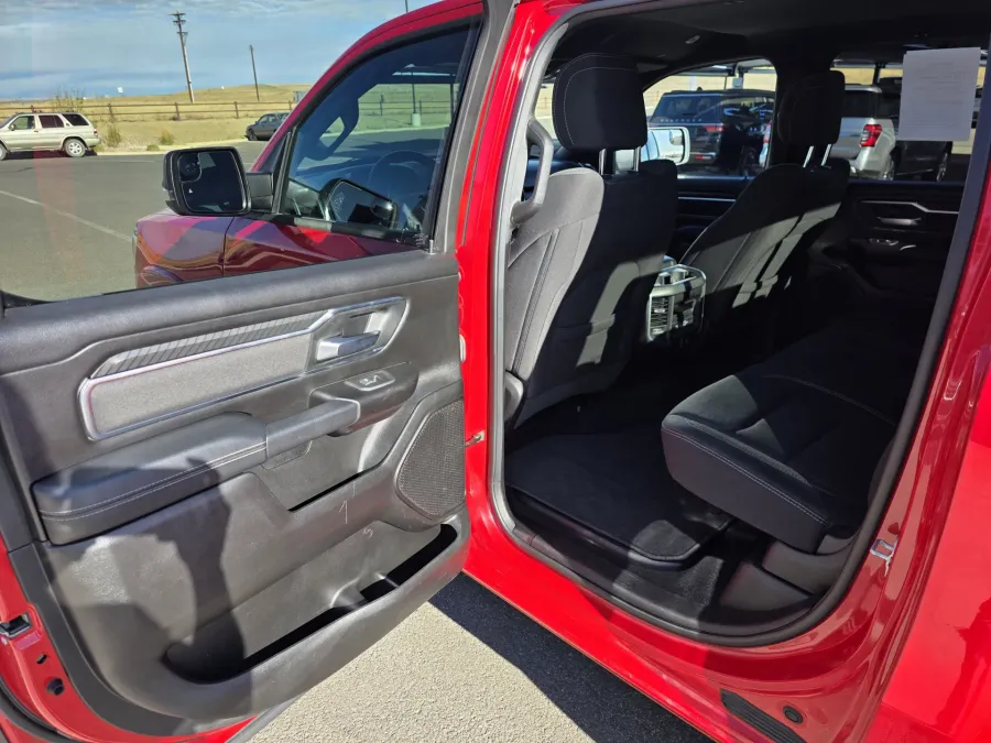 2025 RAM 1500 Big Horn | Photo 16 of 34