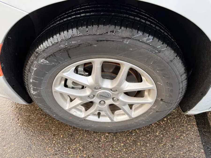 2024 Chrysler Pacifica Touring L | Photo 8 of 24