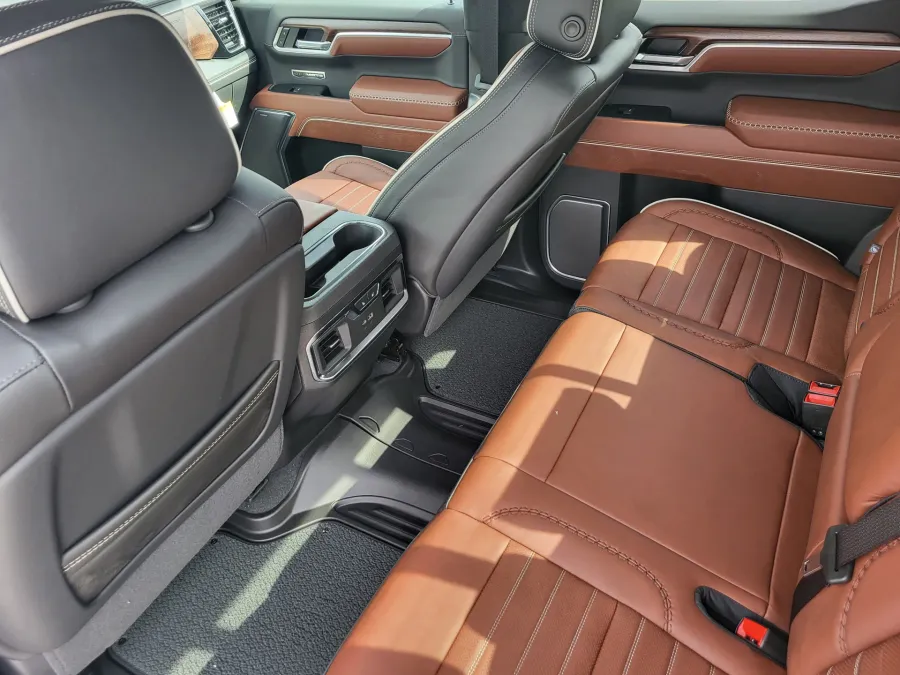 2026 GMC Sierra 1500 Denali Ultimate | Photo 23 of 26