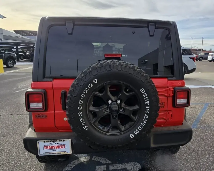 2021 Jeep Wrangler Unlimited | Photo 7 of 28