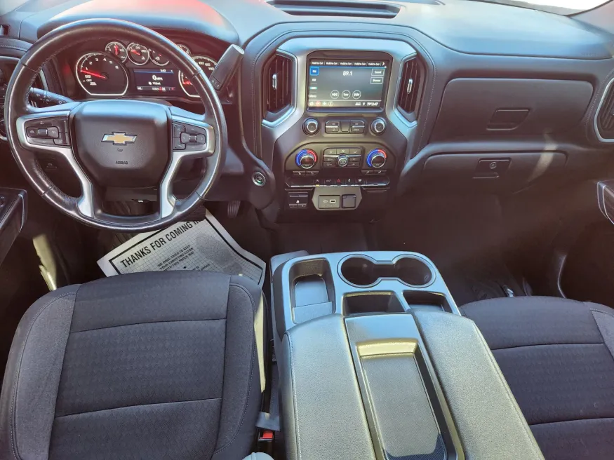 2021 Chevrolet Silverado 1500 LT | Photo 11 of 31
