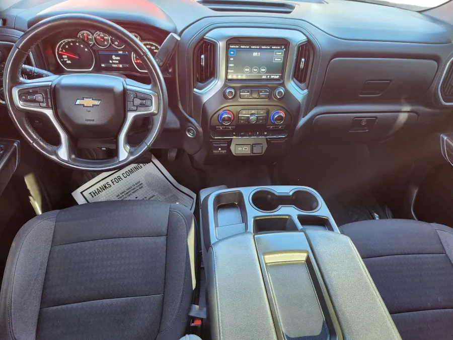 2021 Chevrolet Silverado 1500 LT | Photo 11 of 31