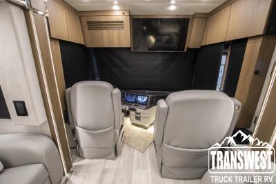 2023 Newmar King Aire 4531 | Thumbnail Photo 6 of 33