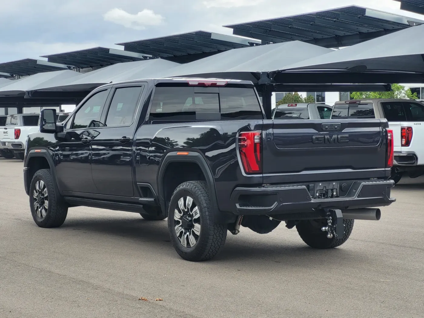 2024 GMC Sierra 2500HD Denali | Photo 4 of 25