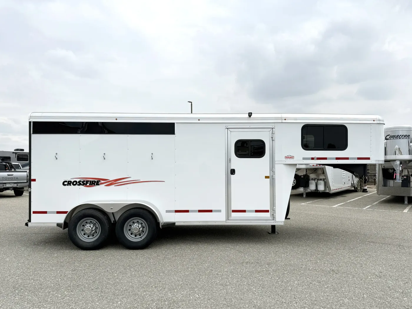 2025 Logan Coach Crossfire 3HGN | Photo 3 of 14