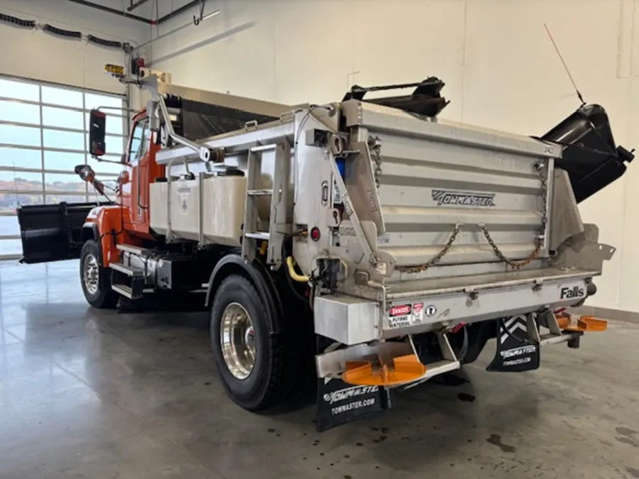 2021 Western Star 4700 | Photo 3 of 14