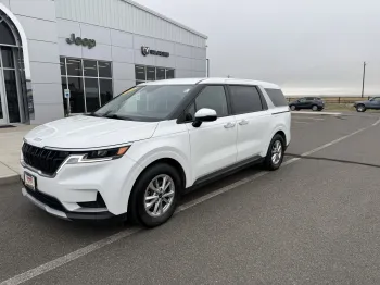 2024 Kia Carnival LX