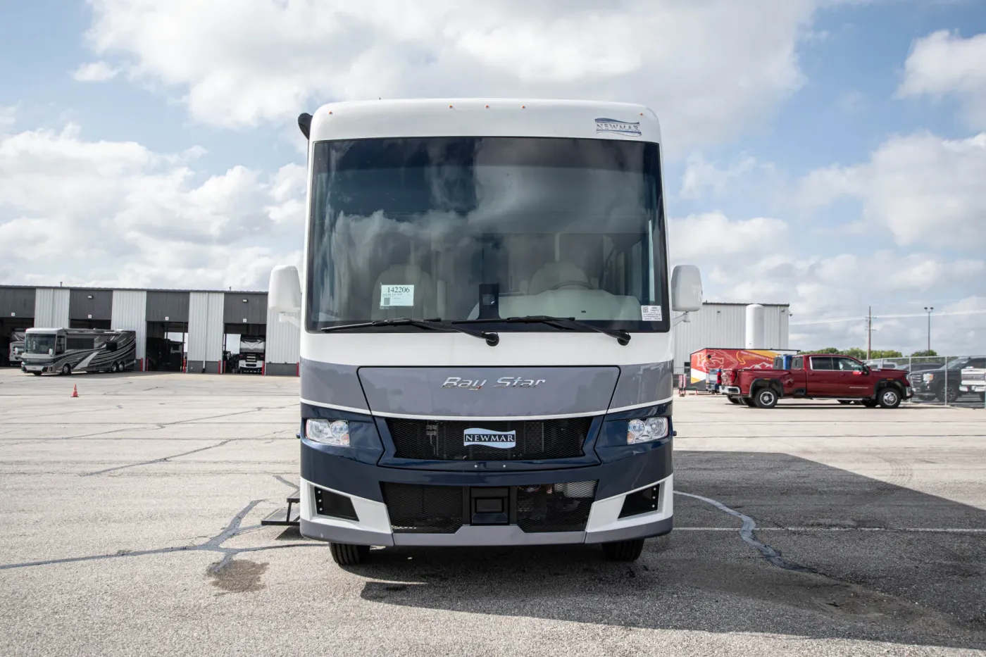 2026 Newmar Bay Star 3225 | Photo 4 of 19