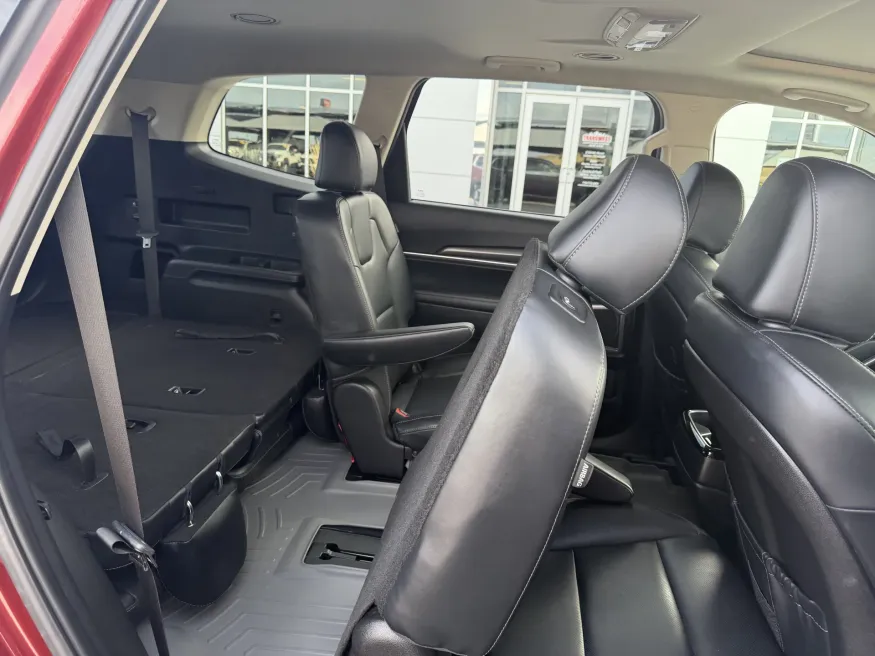 2024 Kia Telluride S | Photo 11 of 22