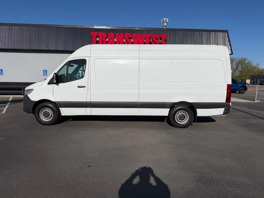 2022 Mercedes Benz Sprinter 2500 Cargo 170 WB | Photo 1 of 21