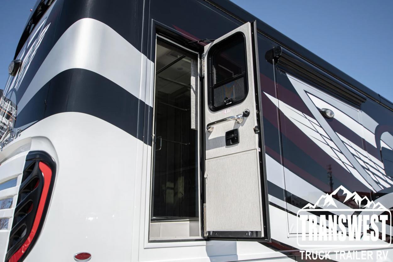2023 Newmar Supreme Aire 4509 | Photo 8 of 45