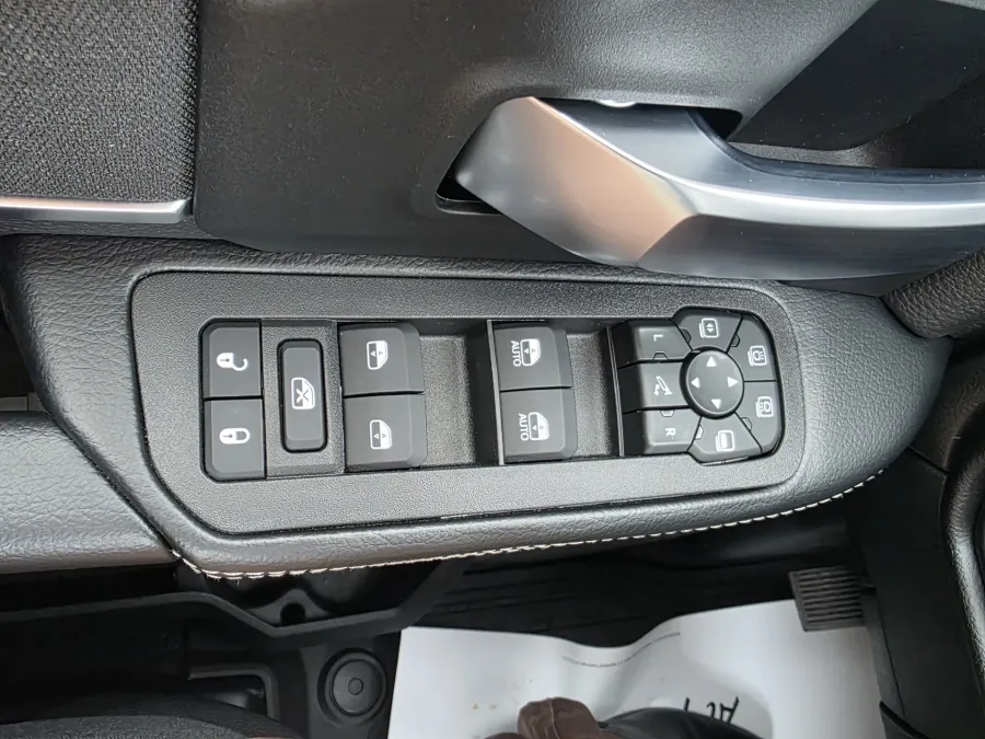 2026 RAM 2500 Big Horn | Photo 19 of 25