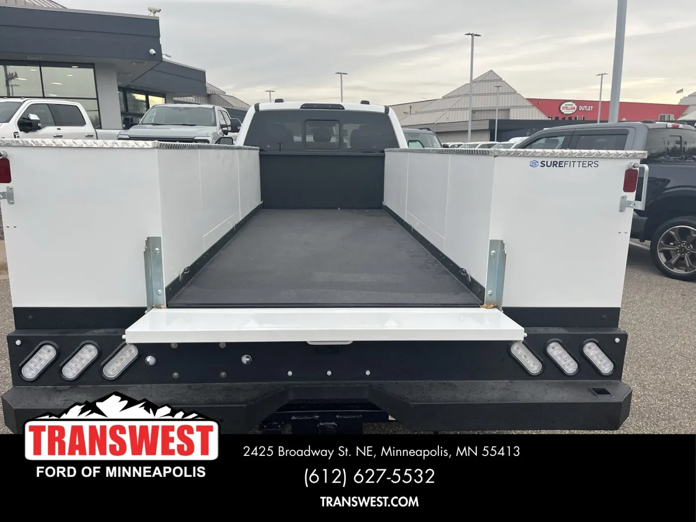 2025 Ford Super Duty F-550 | Photo 5 of 14