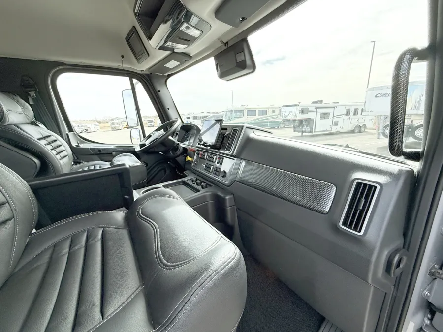 2024 Freightliner M2 106 Plus Summit Hauler | Photo 22 of 23