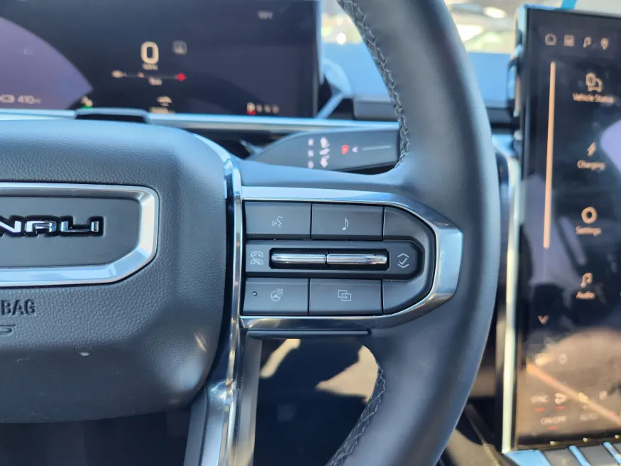 2025 GMC Sierra EV Max Range Denali | Photo 22 of 28