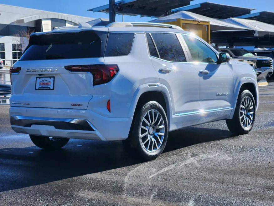 2026 GMC Terrain Denali | Photo 2 of 23