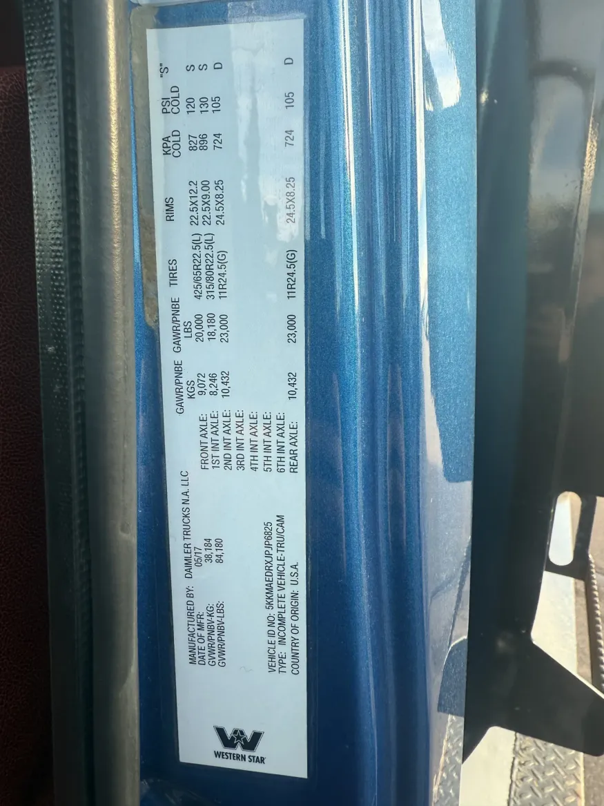 2018 Western Star 4900 | Photo 10 of 10