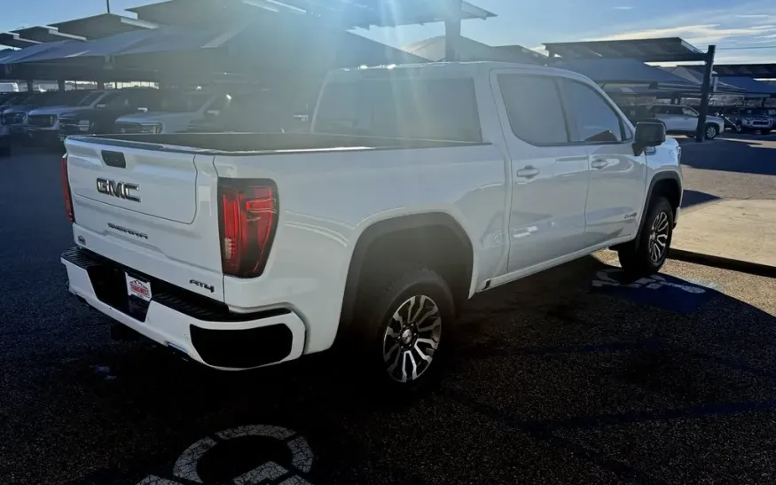 2023 GMC Sierra 1500 | Photo 5 of 29
