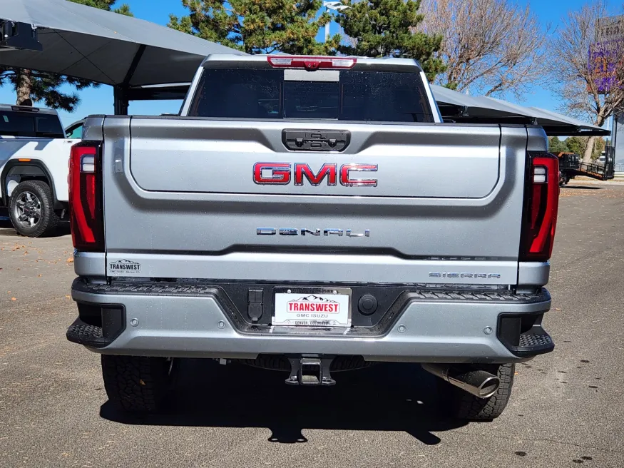 2026 GMC Sierra 2500HD Denali | Photo 13 of 32