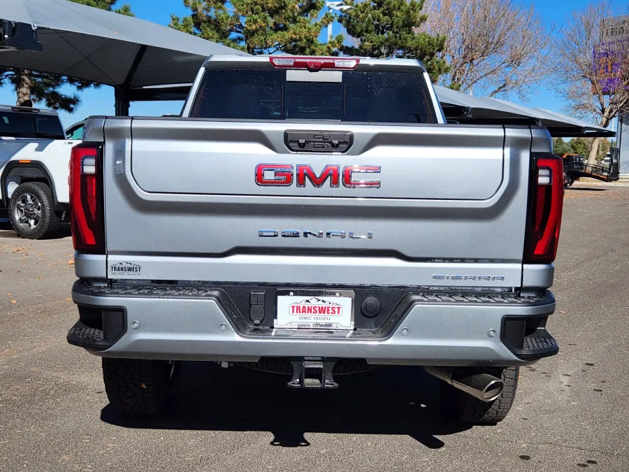 2026 GMC Sierra 2500HD Denali | Photo 13 of 32