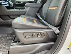 2025 GMC Sierra 2500HD AT4 | Thumbnail Photo 9 of 30