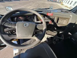 2024 Volvo VNL | Thumbnail Photo 14 of 18