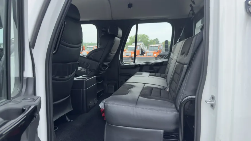 2025 Freightliner M2 106 Summit Hauler | Photo 15 of 22